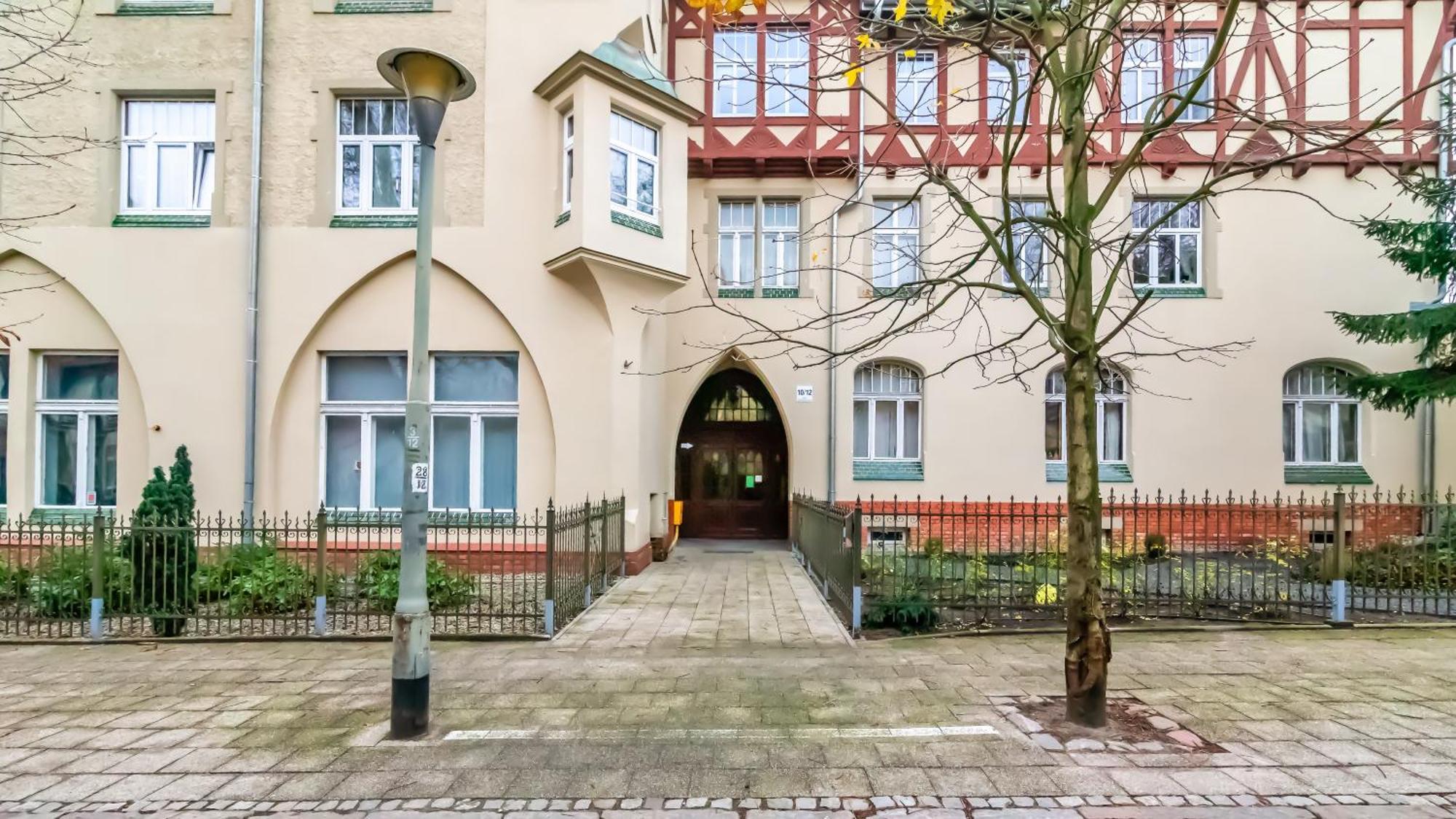 Studio Apartment